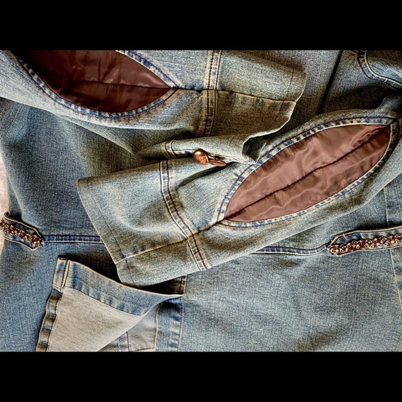 Very Vera Denim Embellished Jacket - Picture 15 of 16